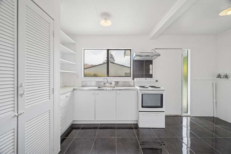 14a Neil Road Fairy Springs_5