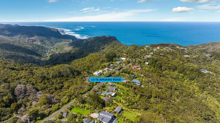 13 Te Ahuahu Road Piha_17