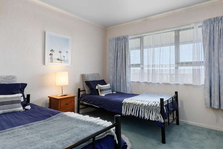 9 Bracken Row Rangatira Park_18