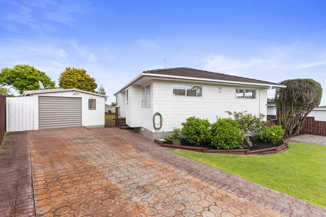 62 Hutchinsons Road Bucklands Beach_1