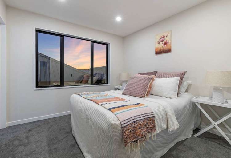 12 Woodacre Street Flat Bush_9
