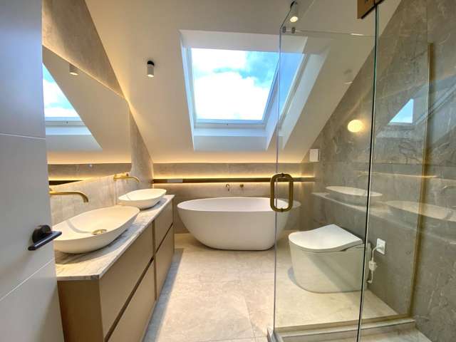 12B Tenterden Ave 1728_1