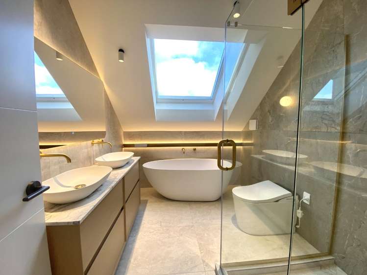 12B Tenterden Ave 1728_1