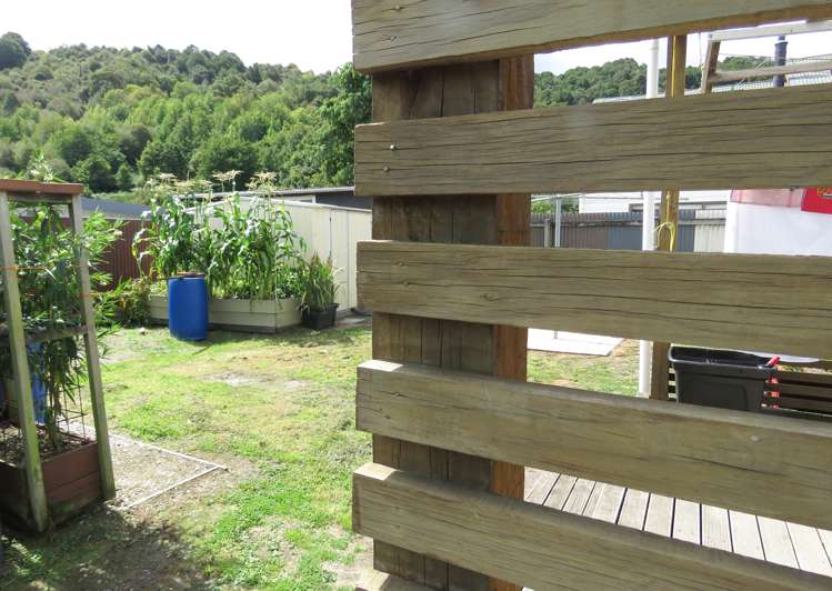 6 Herald Street Reefton_13