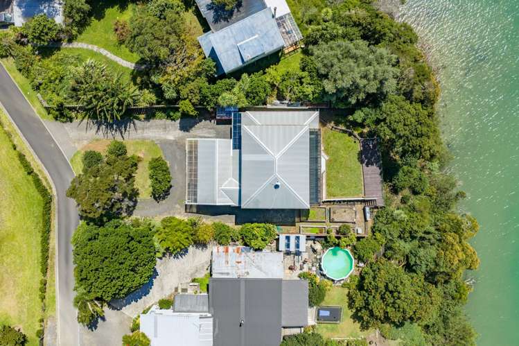 6 Mara Kai Lane Raglan_34