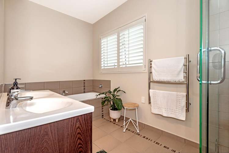 11 Charteris Rise Riverdale_15