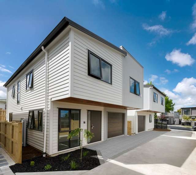 Brand new 5 Bedroom House at Prime Howick Location