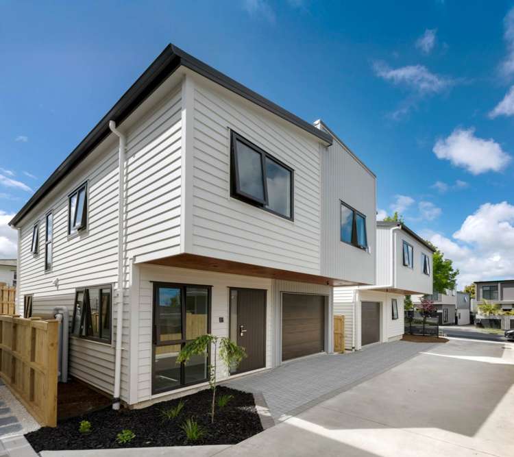 2/7 Edgar Pearce Place Howick_0