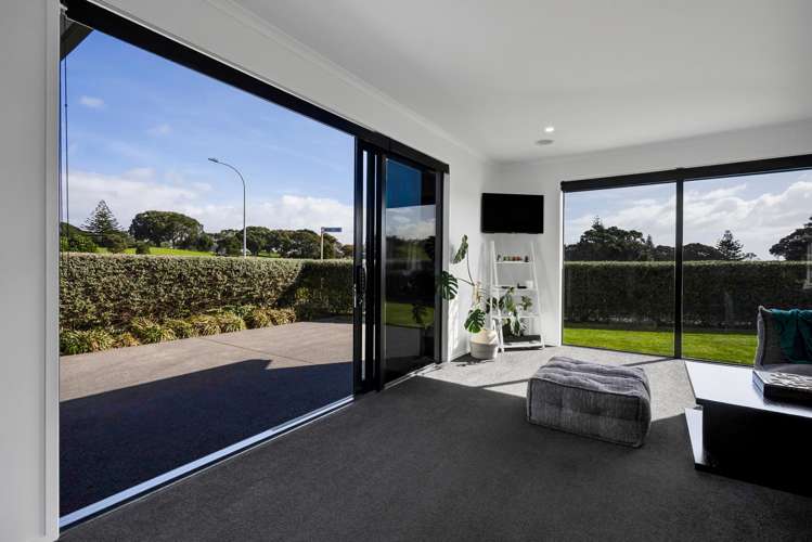6 Pebble Beach Court Waiwhakaiho_60