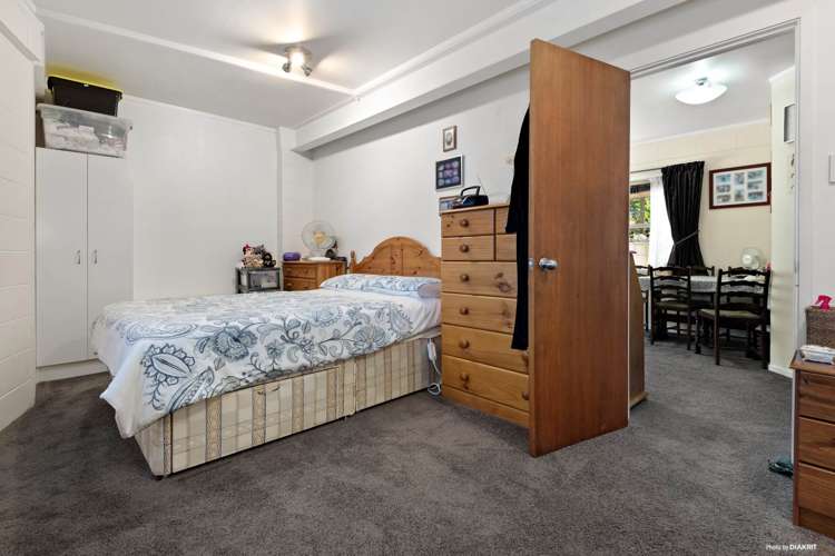 49 Ambler Avenue Glen Eden_14