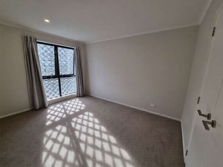 24 Sacred Kingfisher Road Hobsonville_6