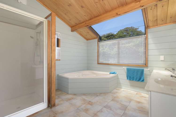 56 Thompsons Track Aongatete_17