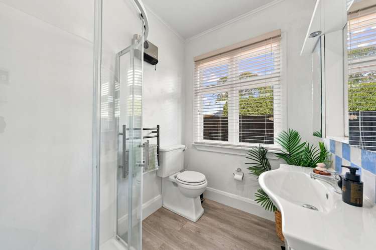 6 Cardiff Avenue Somerfield_13
