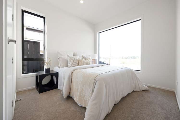 2/8 Lumino Terrace Peacocke_13