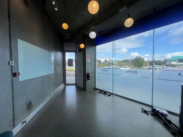 Unit 2/1 Bishop Dunn Place Flat Bush_1