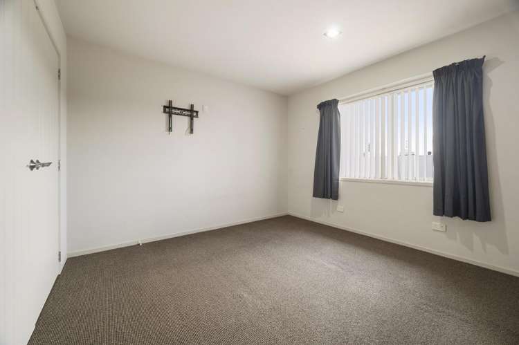 8 Owhatiura Drive Lynmore_5