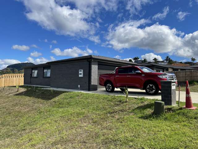 8 Royal St Anne's Drive Kamo_2