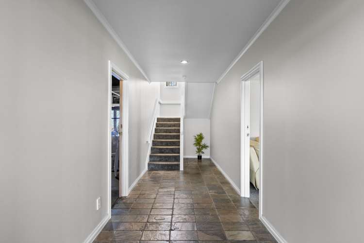 19 Ingle Avenue Waipahihi_8