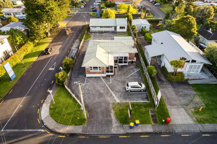 7 Woodford Avenue Henderson_32