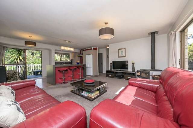 1/6 Sonnenberg Way Titirangi_2