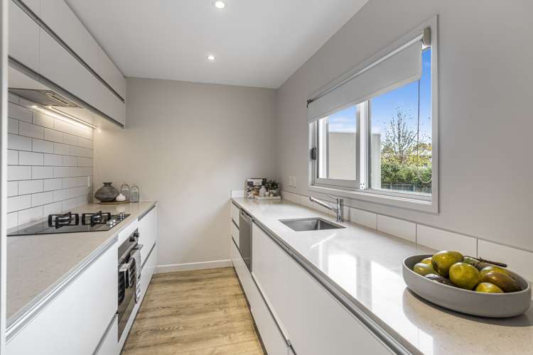 1 Mikoikoi Crescent Mangere Bridge_10