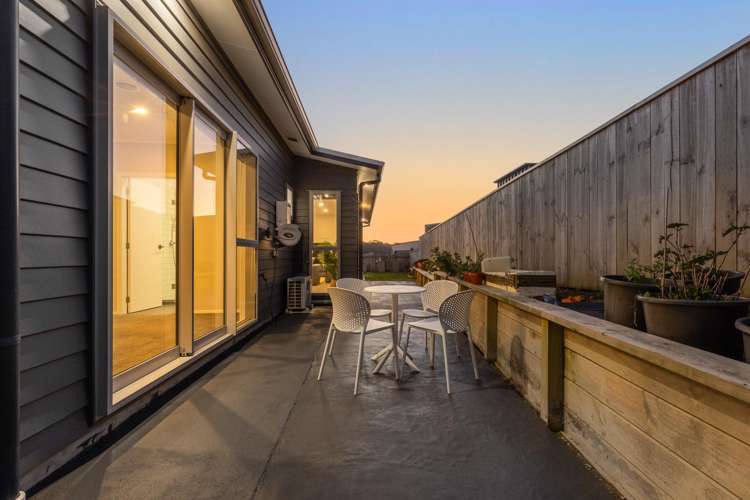 20 Rotorua Grove Aotea_19