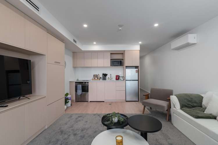 205/87 Marine Parade_2