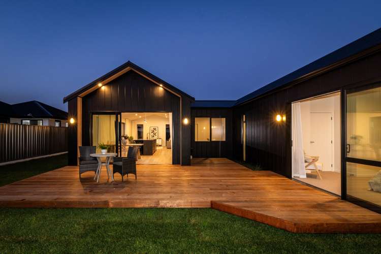 27 Matau Crescent Frimley_17