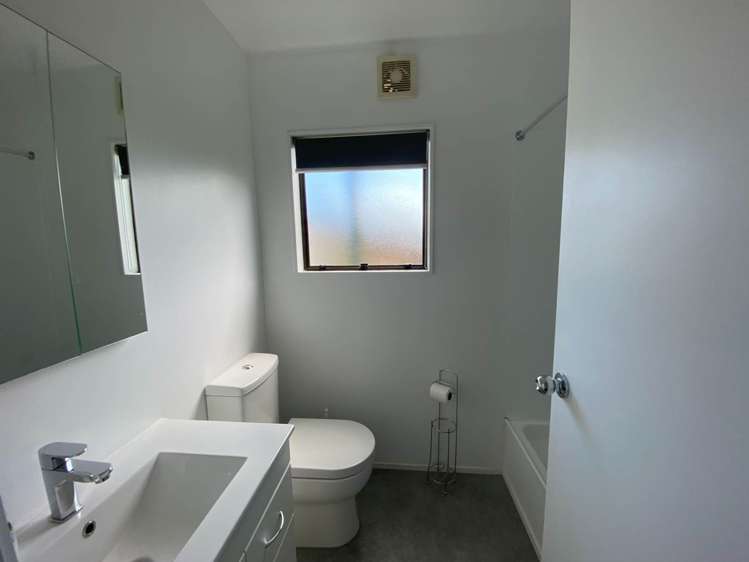47 Puketea Street Blockhouse Bay_17