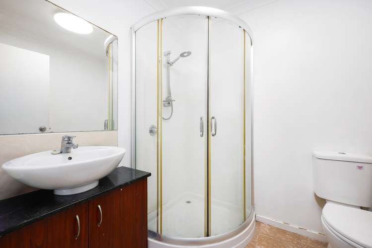 2e/25 Weranui Road Waiwera_11