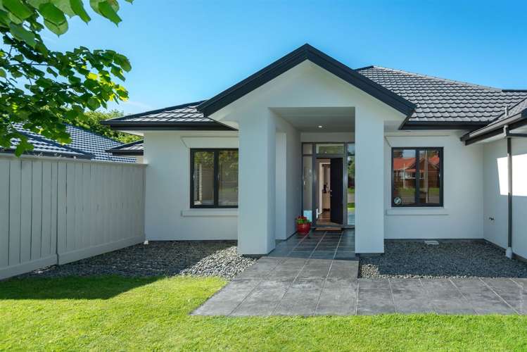 12 Sheraton Place Redwood_3