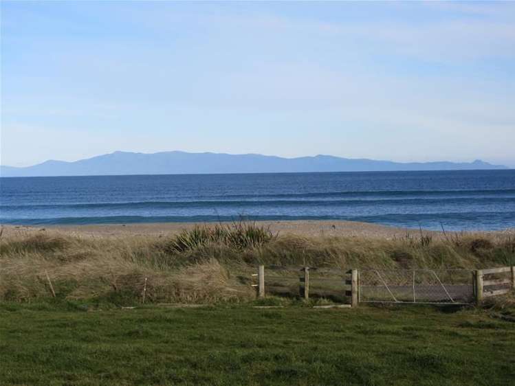 158 Tihaka Beach Road Riverton & Surrounds_2