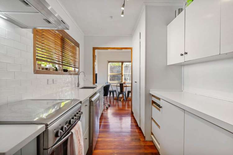 43 Fairmount Road Titirangi_26