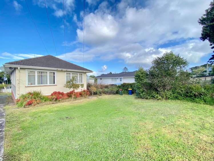 94 Golf Road New Lynn_0