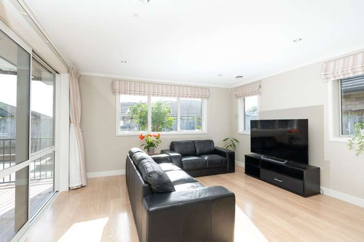 15 Sirius Crescent Rototuna North_11