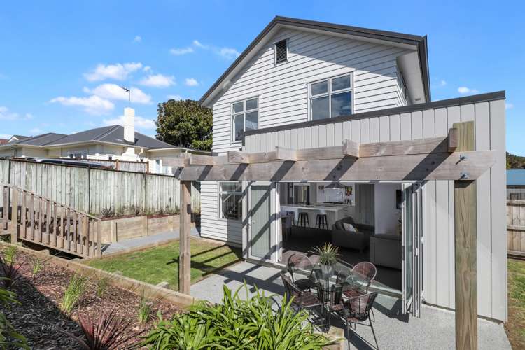 4/1 Hibiscus Avenue Hamilton Lake_1