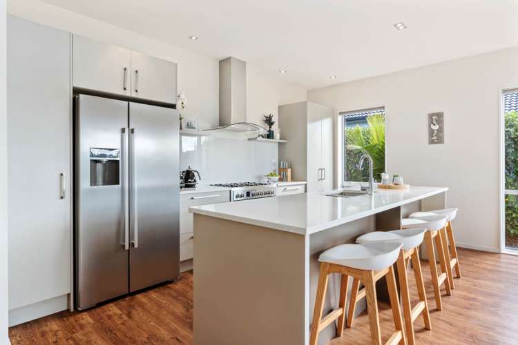 8 Bella Vista Drive Gulf Harbour_9