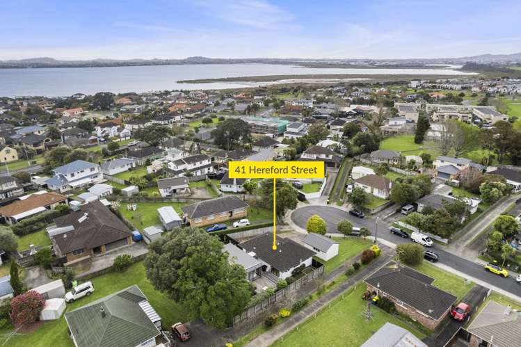 41 Hereford Street Te Atatu Peninsula_17