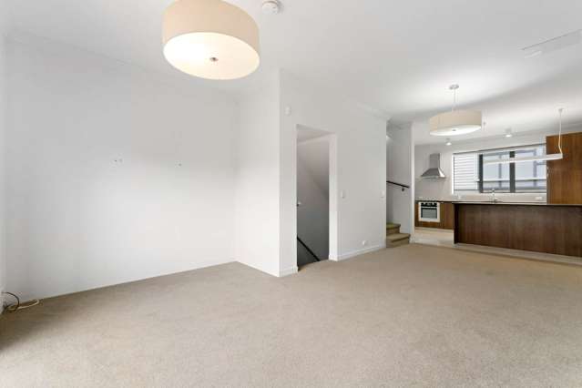 86 Norwood Drive Flat Bush_4