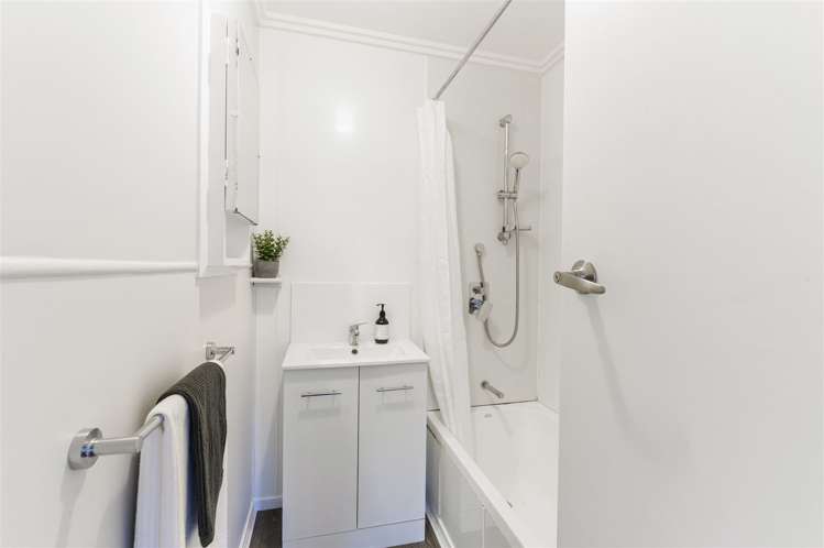 35a Beach Road Te Atatu Peninsula_15