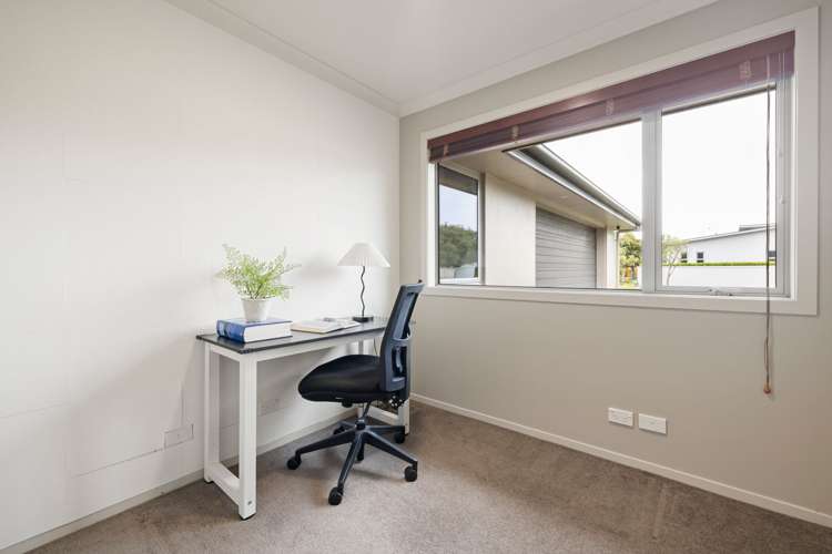 5 Camberley Way Huntington_19