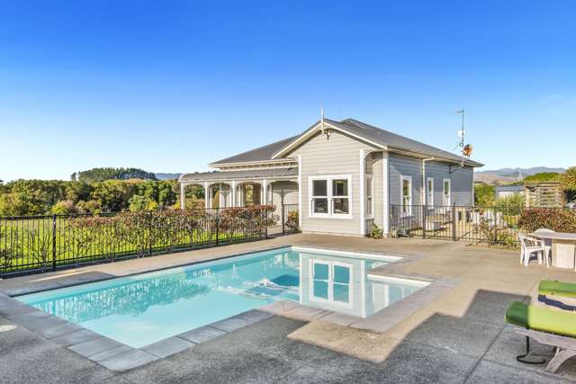 Idyllic Coastal Retreat + Heated Pool - 1.3910HA