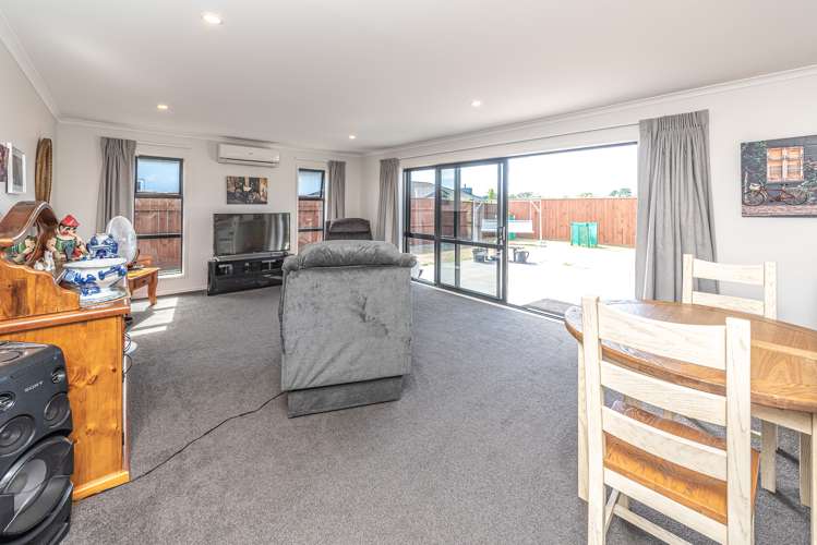 20 Magnolia Crescent Tawhero_3