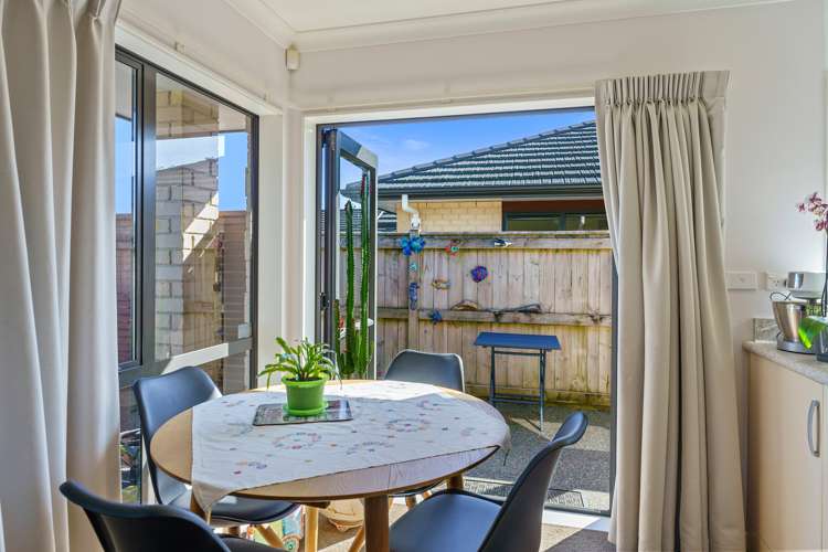 8 Ian Peter Way Otaki_5