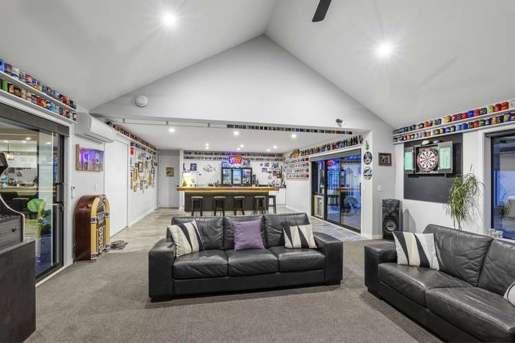27 Carnaveron Drive Lincoln_18