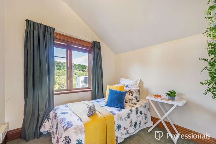 82 Nairn street Mount Cook_17