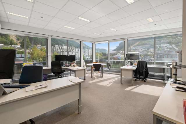 32 Rees Street Queenstown_1