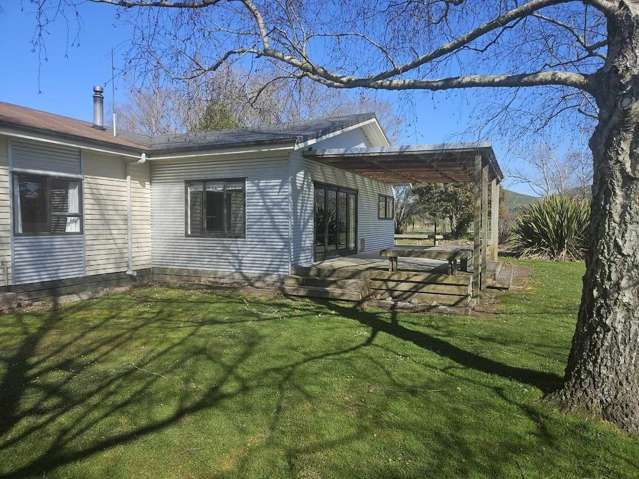 993 Pourerere Road Omakere_1