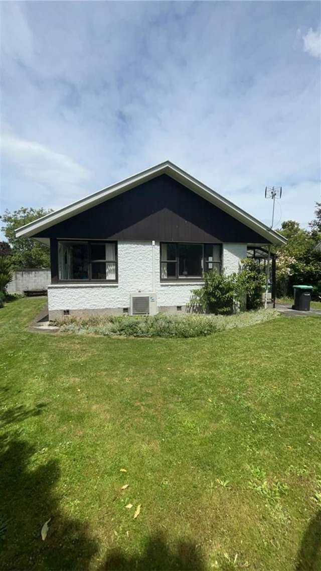 4 Bedroom family living- Great school zones