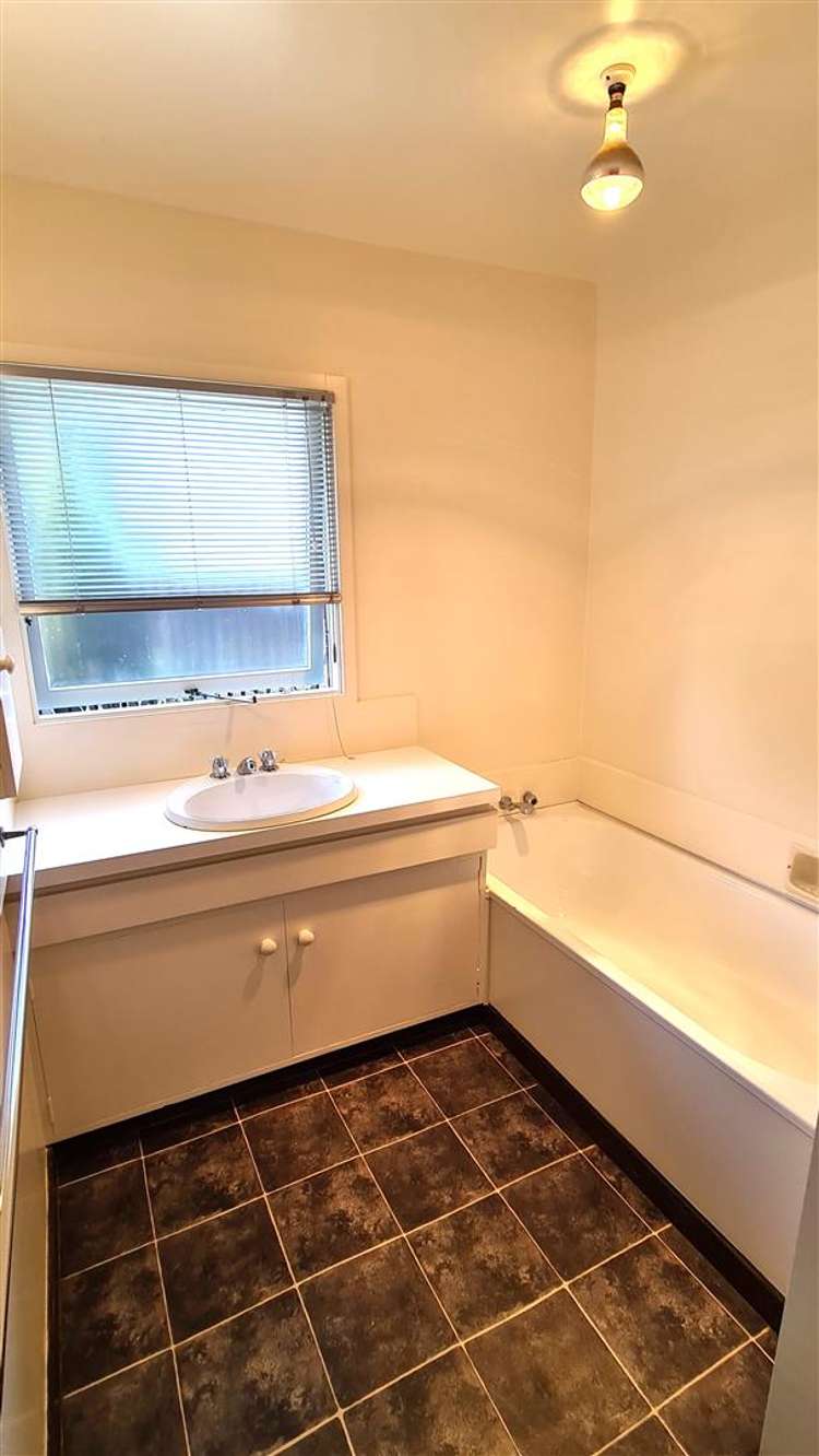 2/4 Egmont Place Bishopdale_13